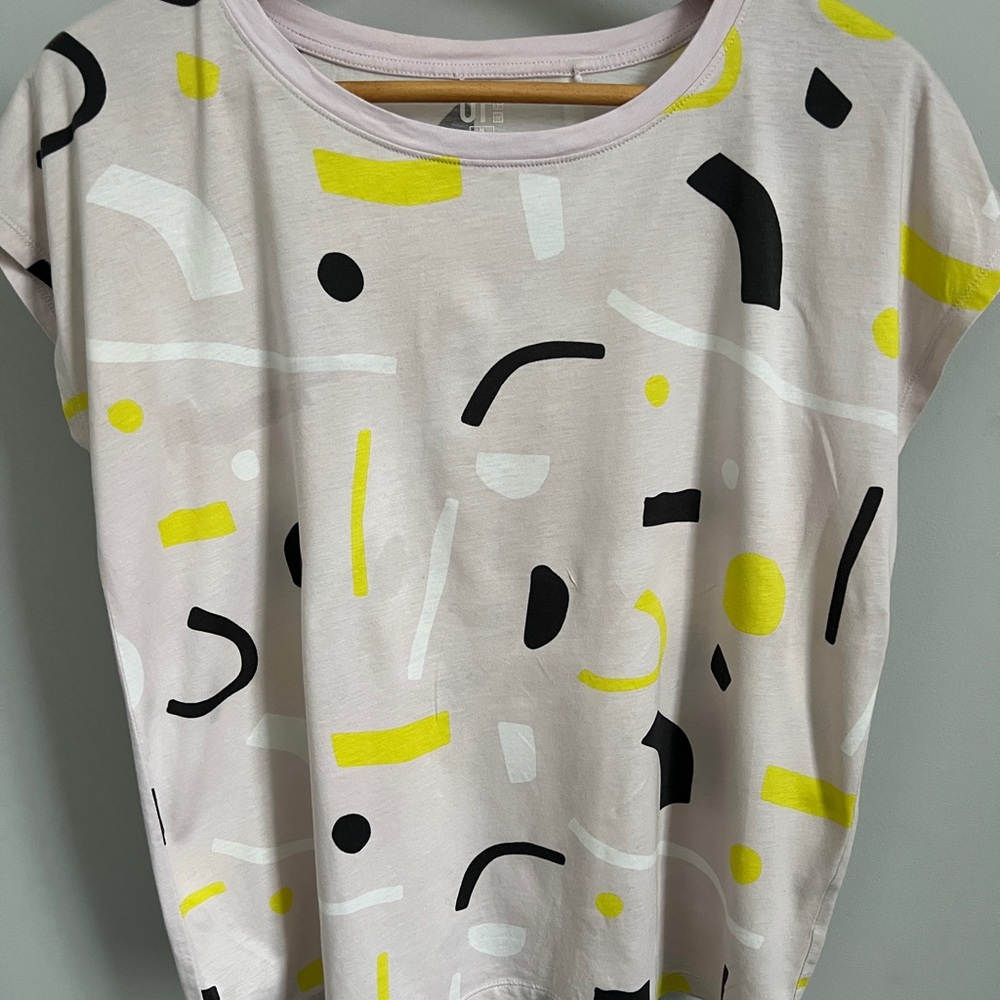 UNIQLO UT DUSEN DUSEN pink graphic T-shirt size medium